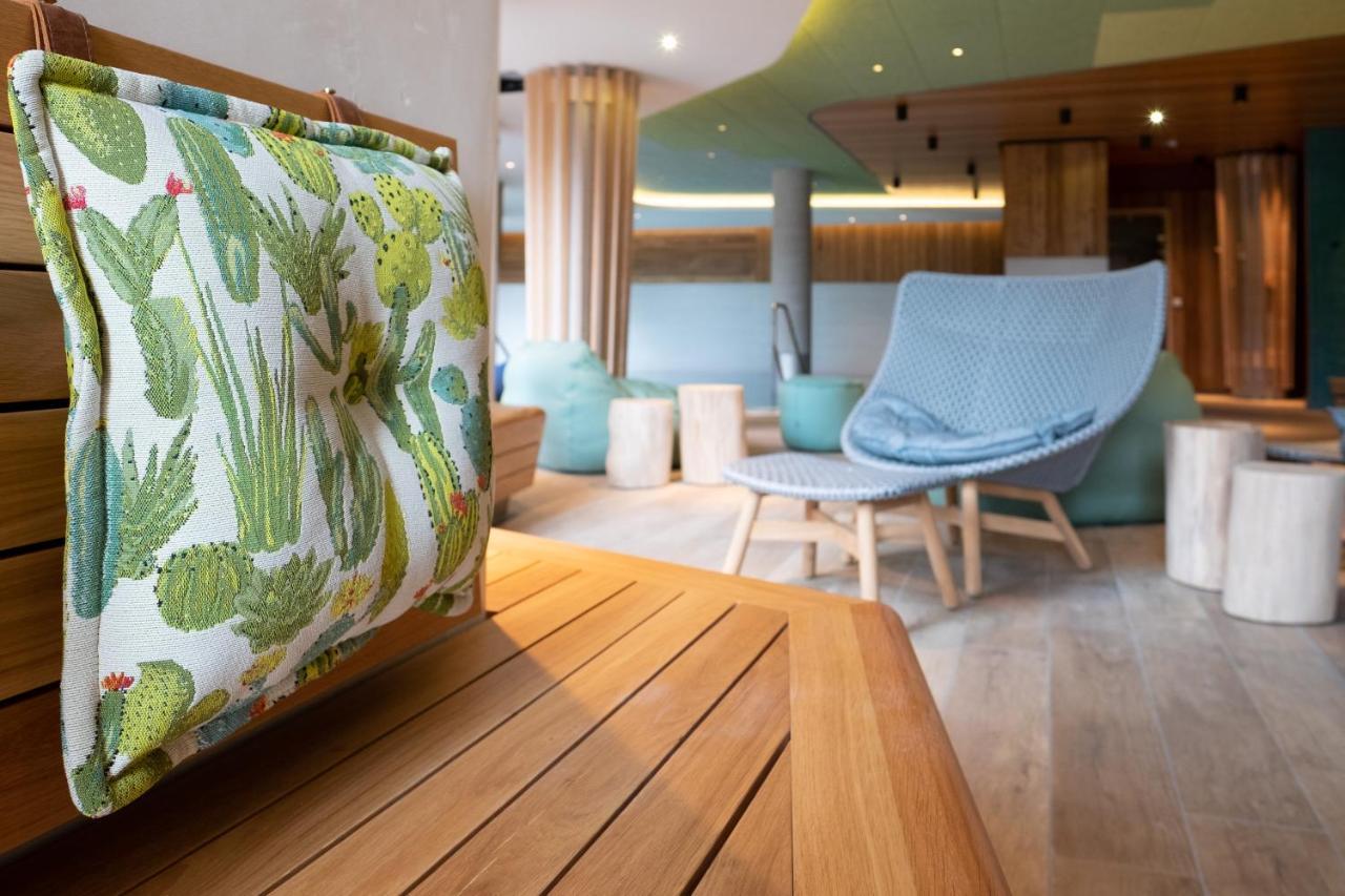 Das James เฟลนส์บวร์ก ภายนอก รูปภาพ The interior of the new spa at The Dorchester