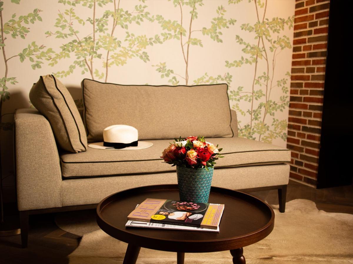 Das James เฟลนส์บวร์ก ภายนอก รูปภาพ A sofa